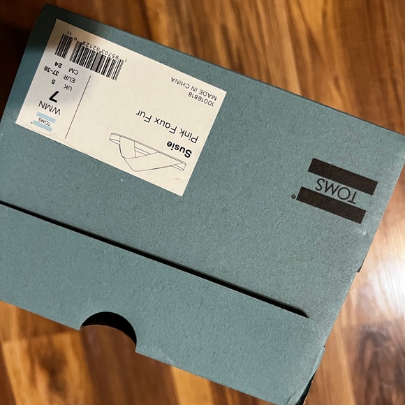 Toms New Size 7 Susie Slippers - pink Barbie - Picture 4 of 4